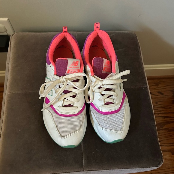 Neon sneakers- size 9 - Picture 3 of 5